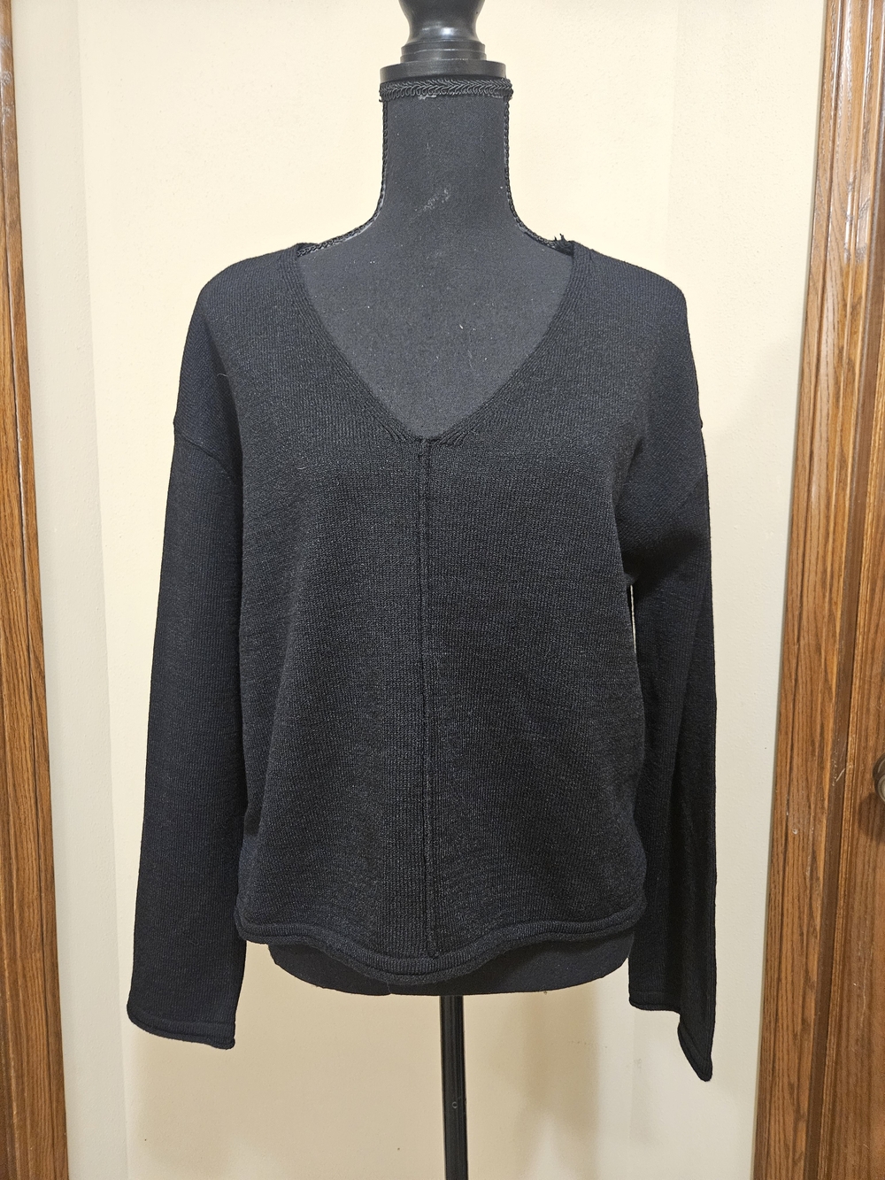 ARULA Black V-Neck Knit Sweater